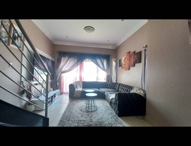 3 BEDROOM TOWNHOUSE TO LET IN SHELLYVALE